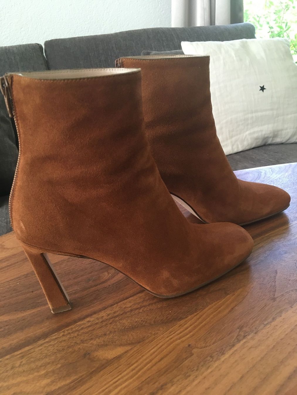 Stuart Weitzman Scarpe da donna: Stiefeletten, Wildleder, Beige, Stuart Weitzman, 9 cm – Usato da Zürich venduto da ancillaschmidhauser