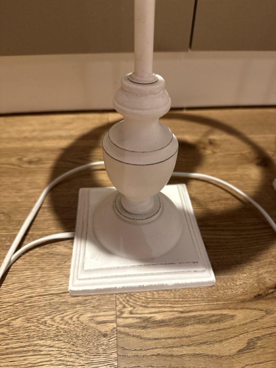 Lampade: 2 Tischlampe Shabby  – Usato da Luzern venduto da Noseyjane 1