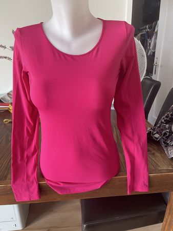 T-shirt  rose vif  S MARCCAIN comme neuf