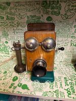 Antikes Kurbeltelefon
