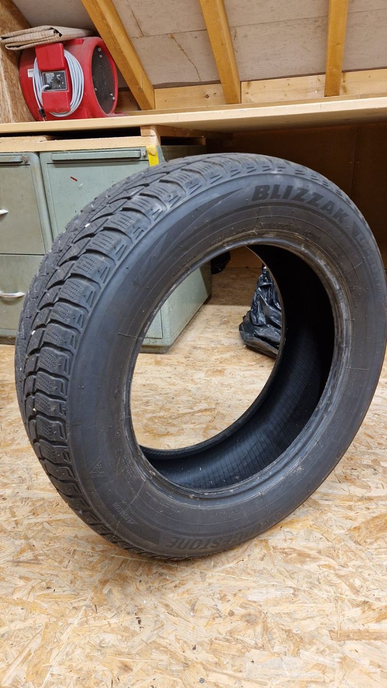 Pneumatici & Ruote complete: Winterpneus Blizzak LM-80 235/60R18 – Usato da Lüterswil venduto da Xrraptor 2