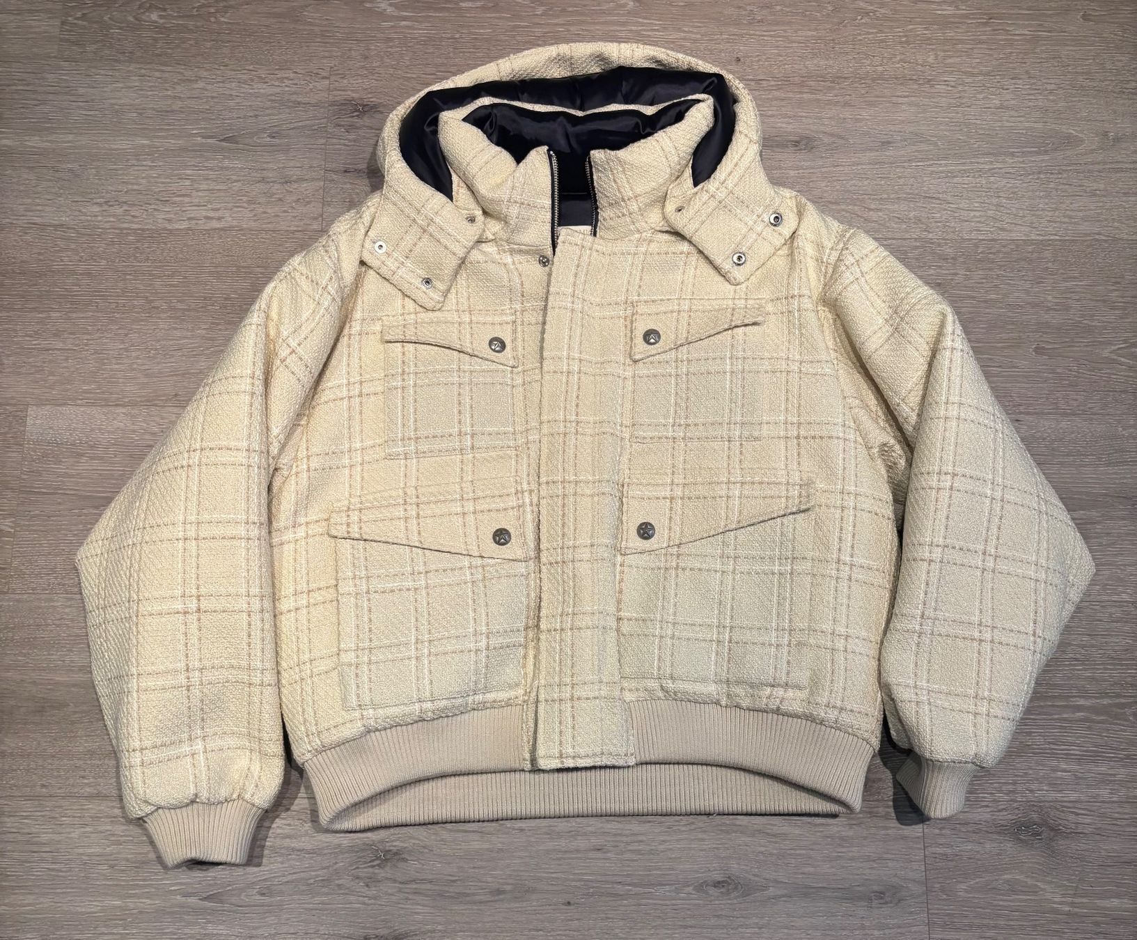 Jacken: Systemic Bouclé Puffer Jacket Size Large – Neu (gemäss Beschreibung) aus Arnegg von Heason