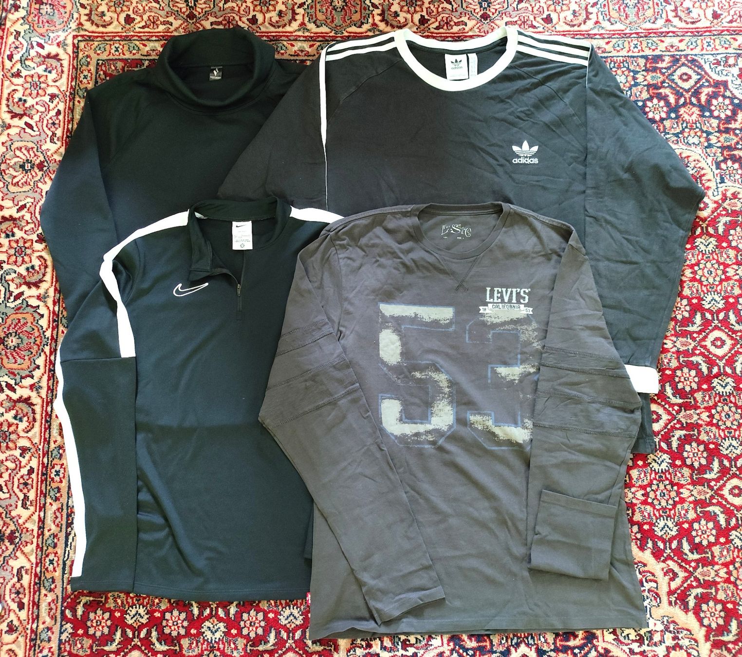 Maglioni & Felpe: 4 Pulls différentes Adidas Nike Levis – Usato da Grandson venduto da proekt