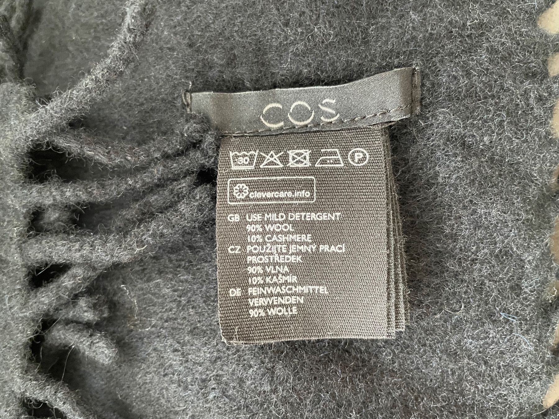 Cos Foulard & Sciarpe: Cos Schal neu – Nuovo (secondo la descrizione) da Bonstetten venduto da Pina15 1