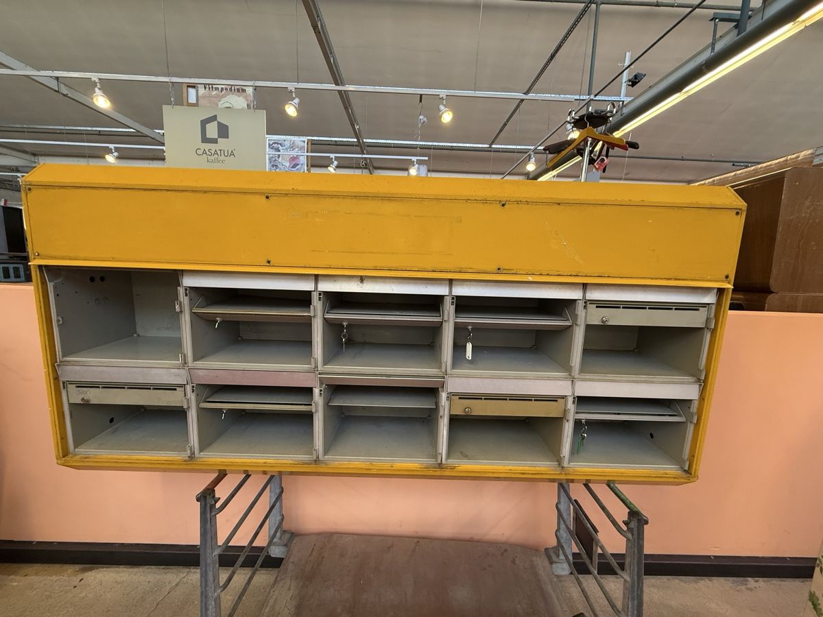 Scaffali: Fachregal aluminium ehem. briefkasten – Usato da Fulenbach venduto da Annie.s_Mid_Century 1
