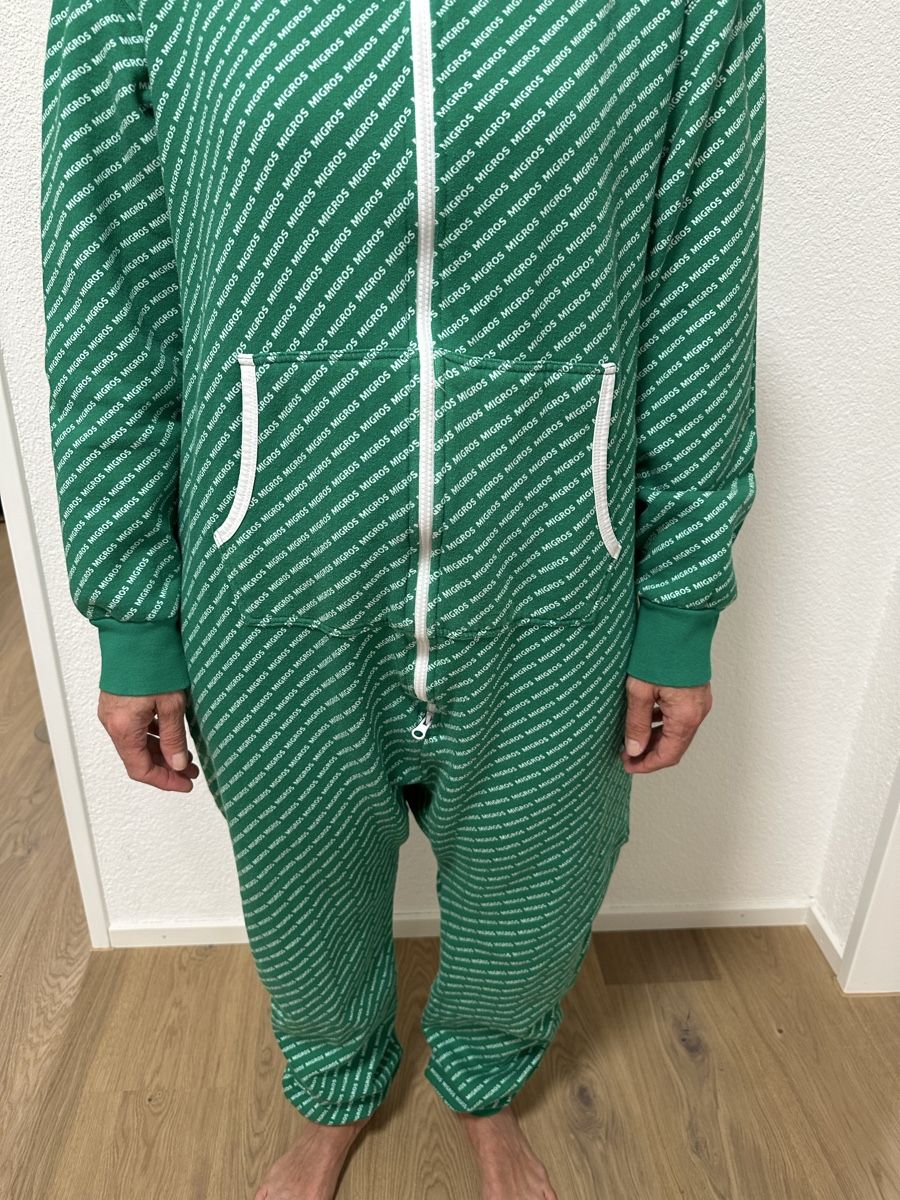 Tute: Budget Migros Strampler Einteiler Gr. L  – Nuovo (secondo la descrizione) da Glattbrugg venduto da SMusic98 1