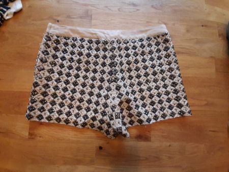 H&M Shorts mit Pailletten Grösse 34