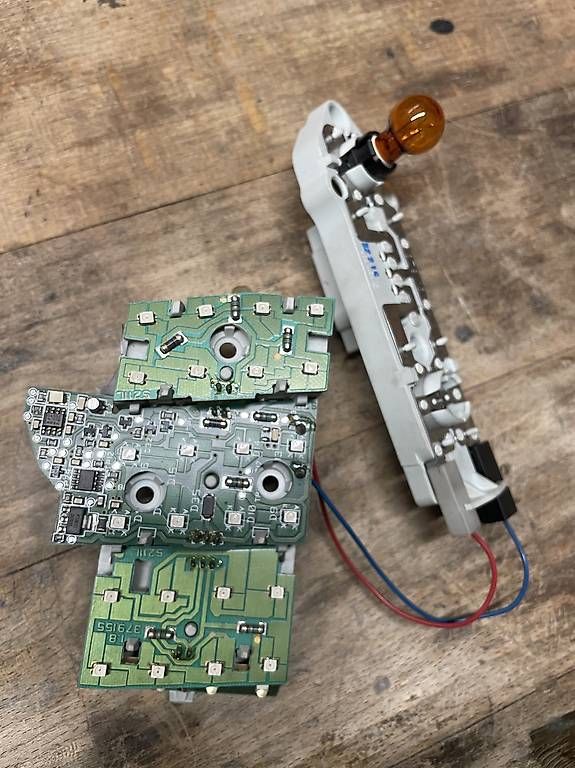 Tutti pezzi di ricambio auto: Rückleucht LED Mercedes Benz E320 – Usato da Wengi b. Frutigen venduto da Tomaeg0