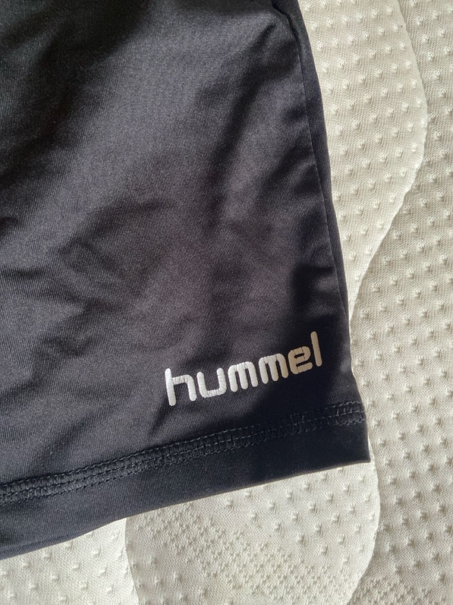 Hummel Leggings: Kurze Hummeltights – Usato da Wettingen venduto da enhuufeguggus 1