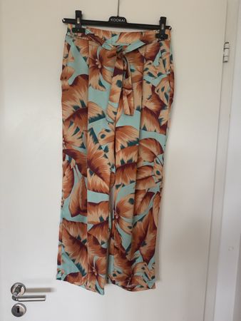 Luftige Hose mit Blumenmuster, Grösse XS - Sommerlook!
