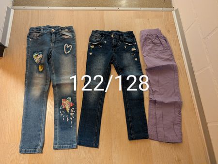 kleiderpaket 122/128