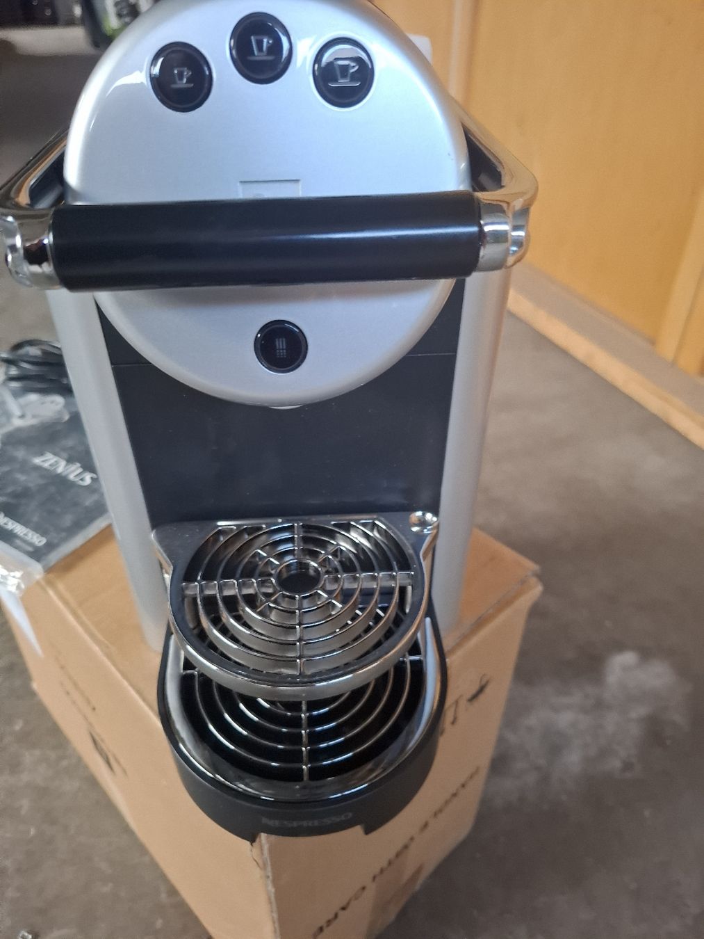 Nespresso Kaffeemaschinen & Espressomaschinen: Nespresso Zenius – Gebraucht aus Rorschacherberg von Luckyhorse 1