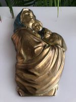 Maria mit Christkind ! aus Stein und Gips angefertigt !