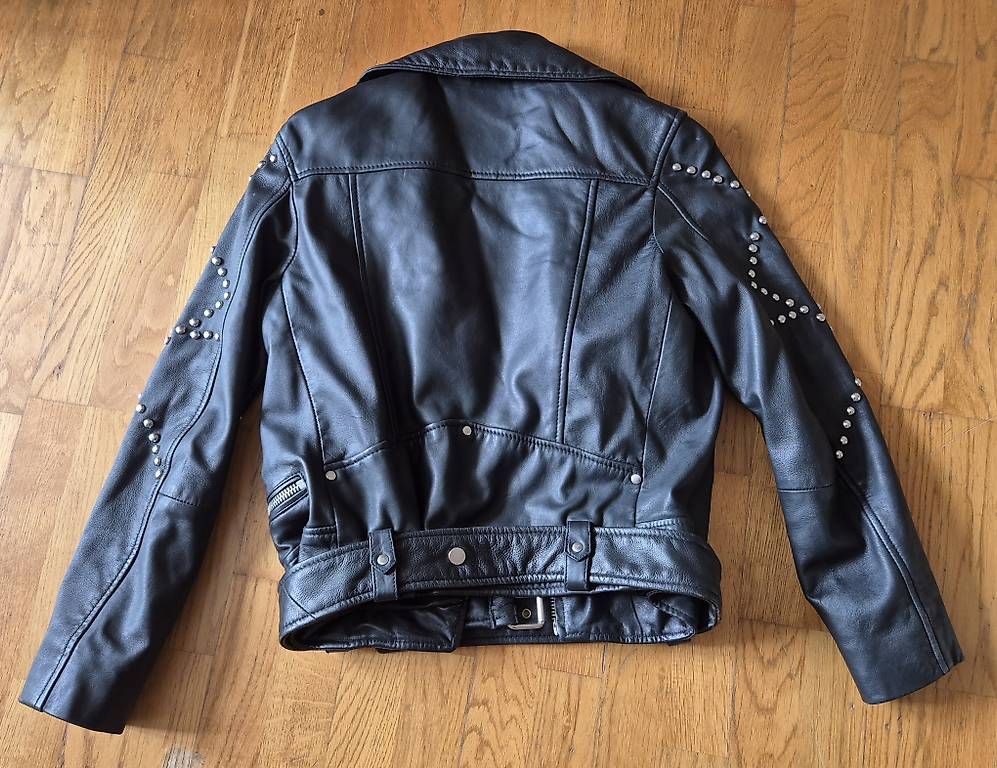 Mango Giacche: Rockige Echtlederjacke von Mango mit Nieten S – Usato da Schliern b. Köniz venduto da elf2011 1