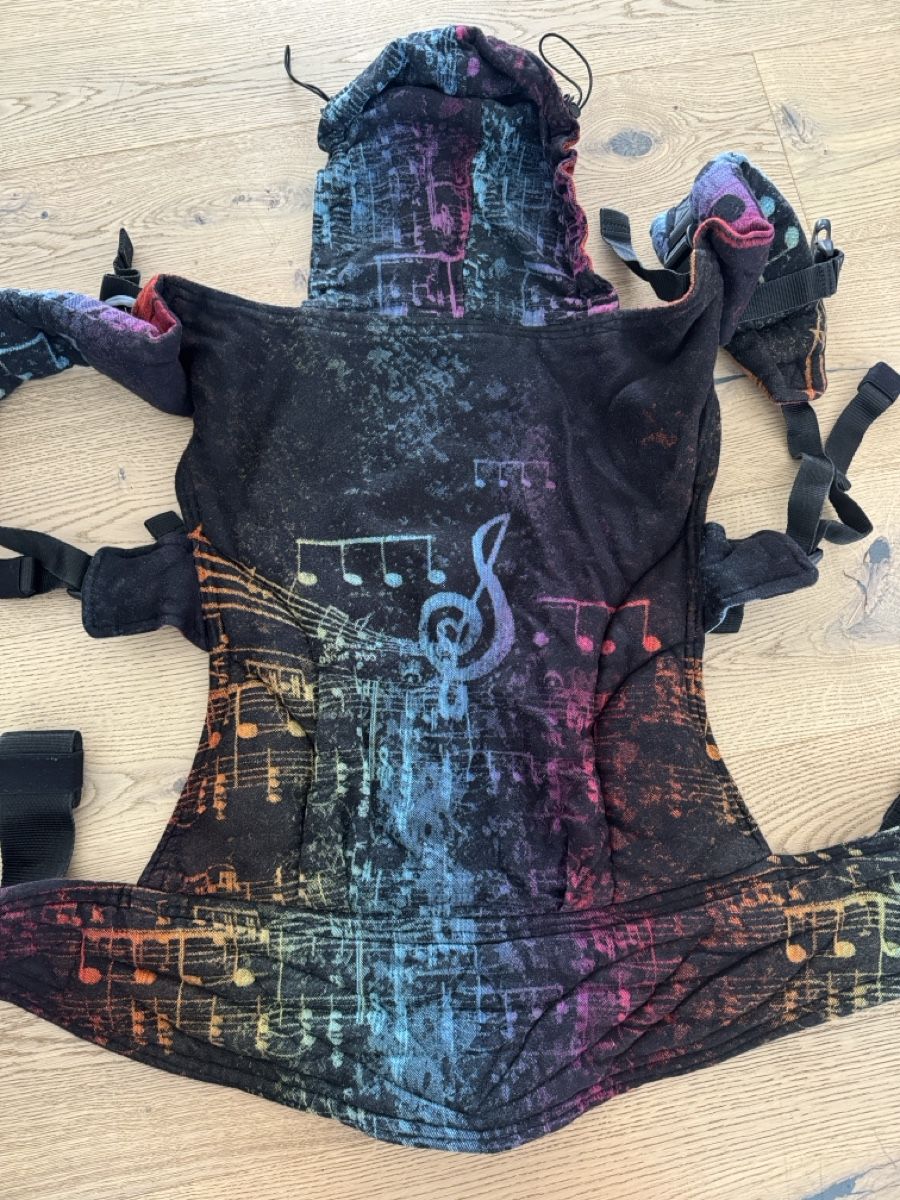 Lennylamb Marsupi portabebè: LennyLamb toddler Carrier Rainbow Symphony Dark – Usato da Neuheim venduto da UkoTerpuh 4