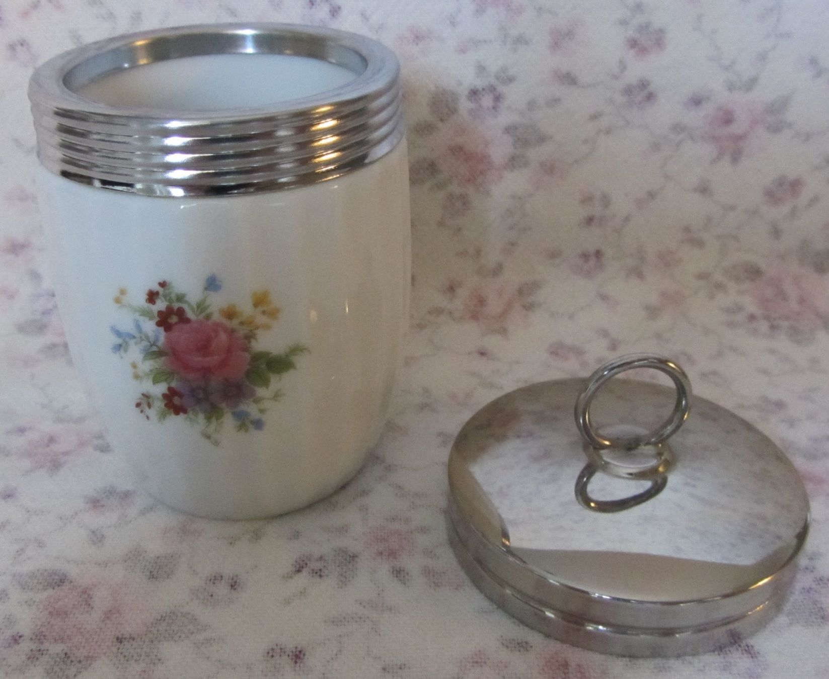 Altre Stoviglie: Egg Coddler für 2 Eier - Windsor - Rosen Blumen – Usato da Zürich venduto da Adebar0 1