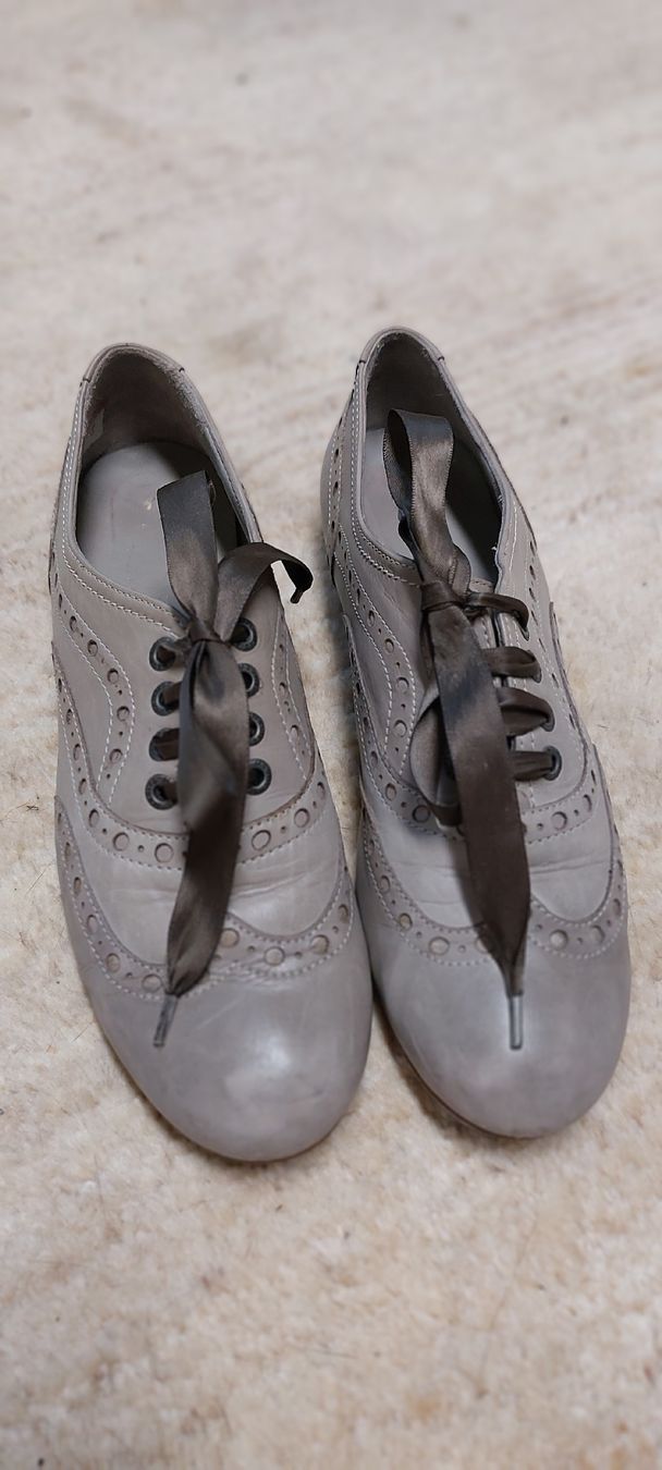 Scarpe da donna: Damenschuh – Usato da Sarmenstorf venduto da Puschi