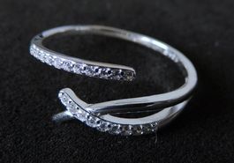 Silber 925 Fingerring mit Zirkonias
