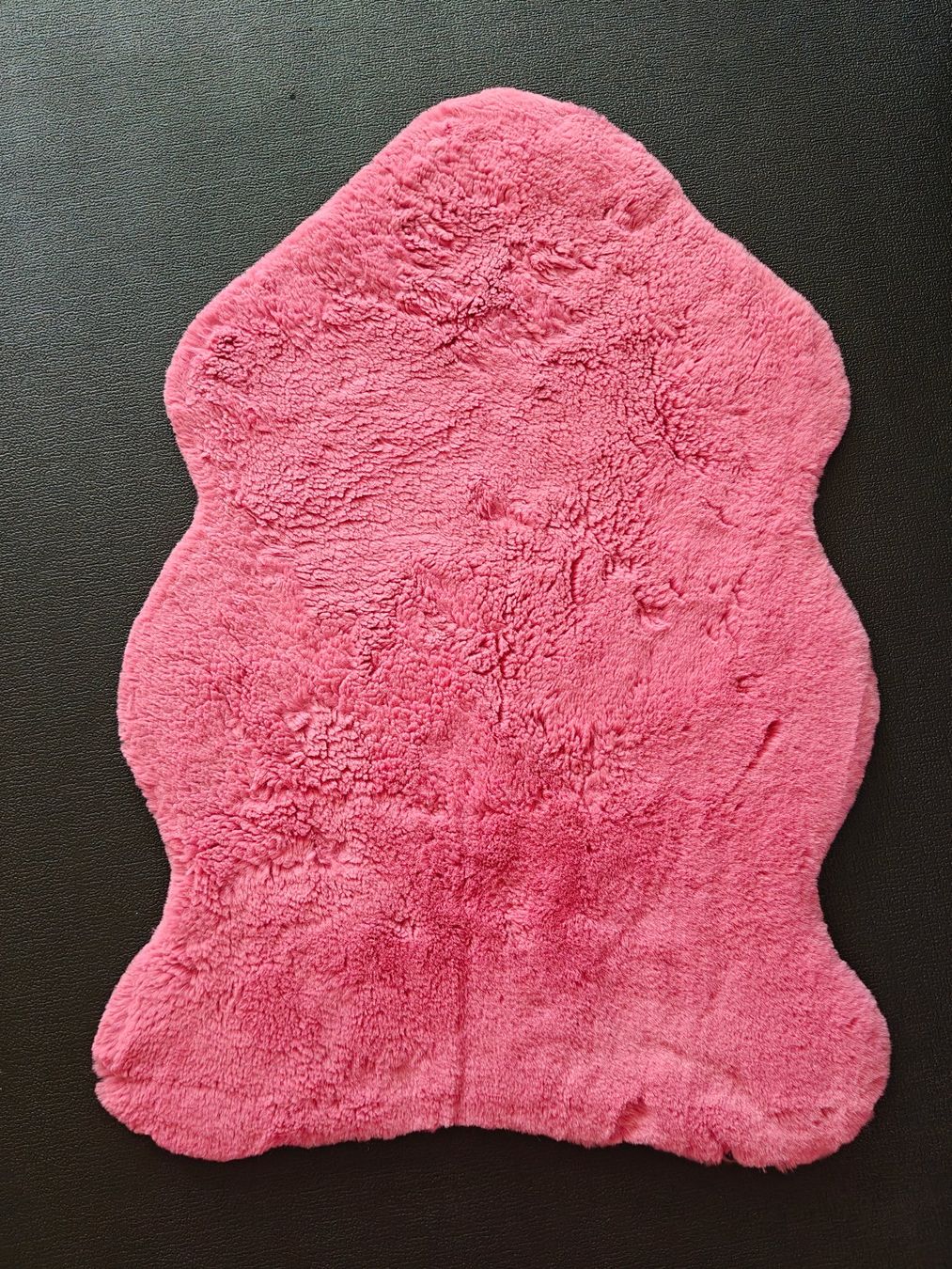 Teppiche: Fellteppich pink – Gebraucht aus Basel von jos_2z5q