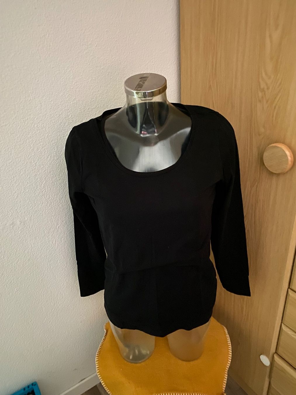 T-shirts: langarm Shirt schwarz – D'occasion à Allenwinden par Obalu 1