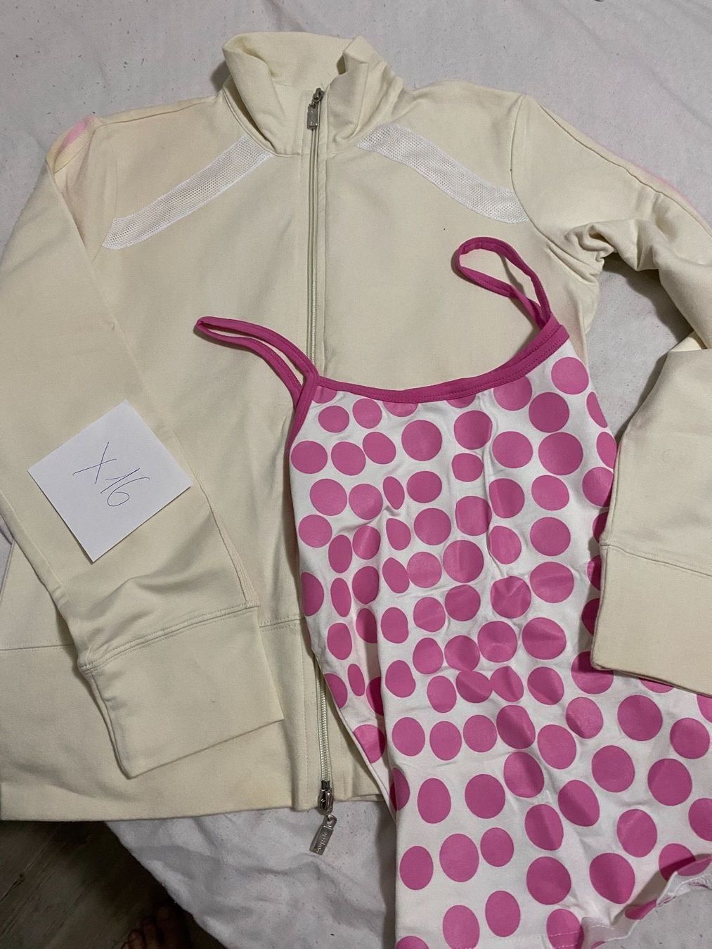 Lotti di vestiti: kleider paket gr M – Usato da Winterthur venduto da EasyRS 2
