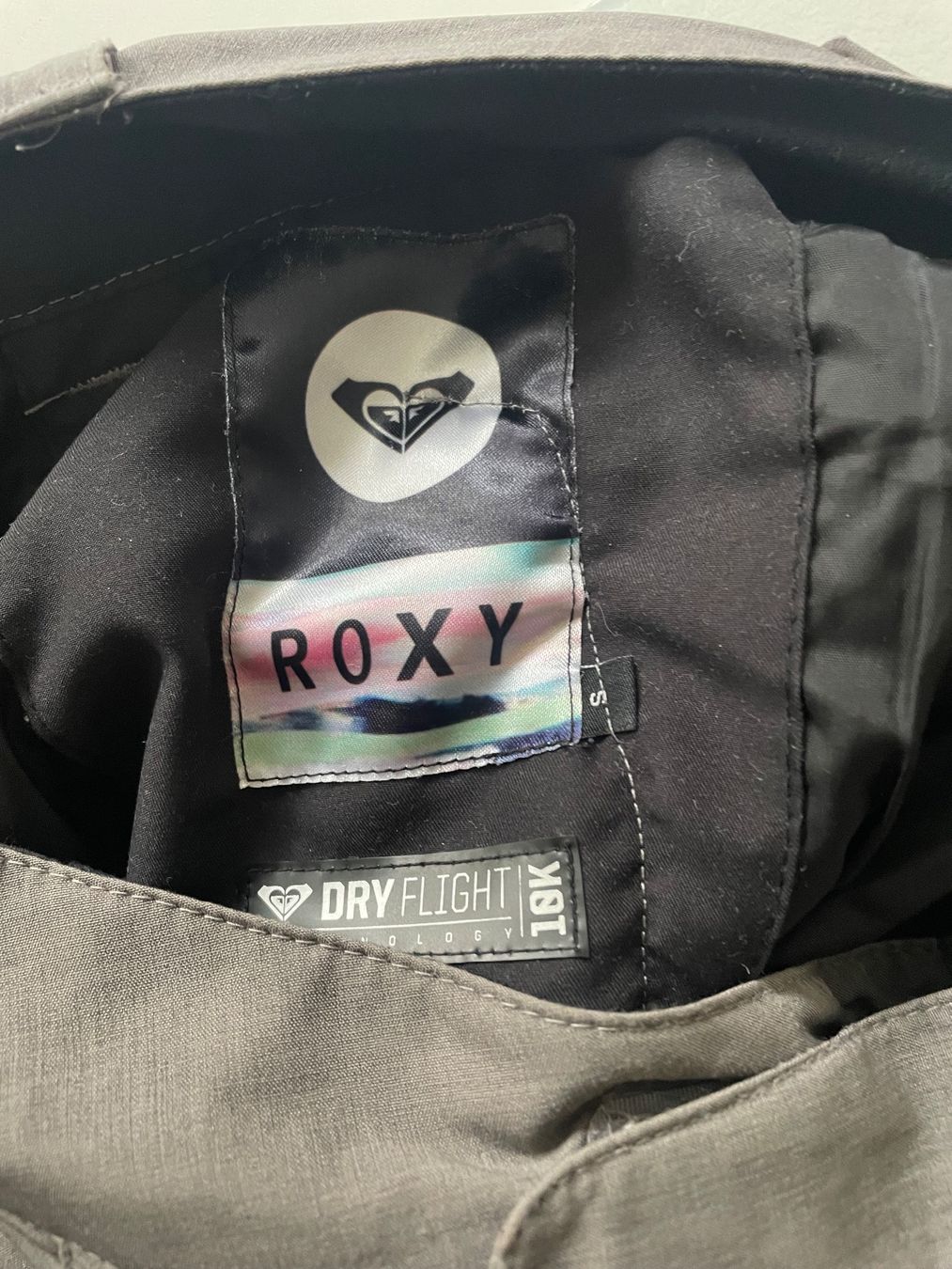 Roxy Pantaloni: Roxy Skihose in Grau Grösse S – Usato da St. Gallen venduto da chr_275x 2