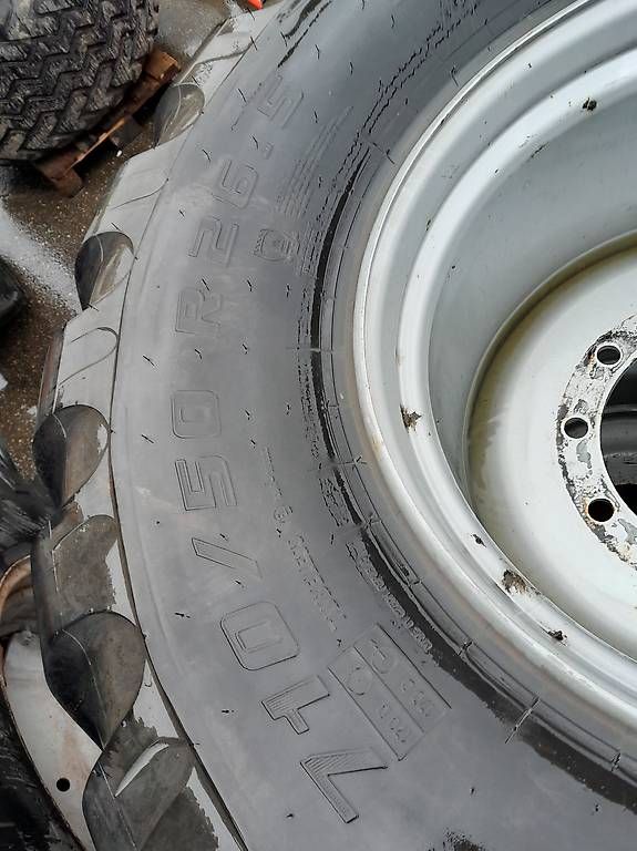 Pneumatici & Ruote complete: Räder 710/50R26.5  – Usato da Ufhusen venduto da Bamuf 1