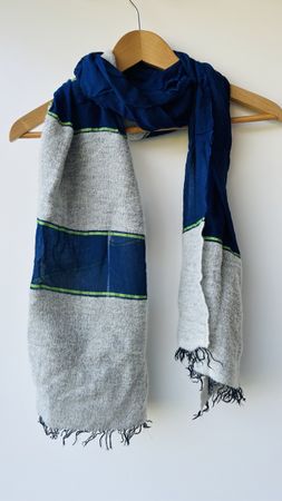 Echarpe chaude laine  bleu gris, made in Italy