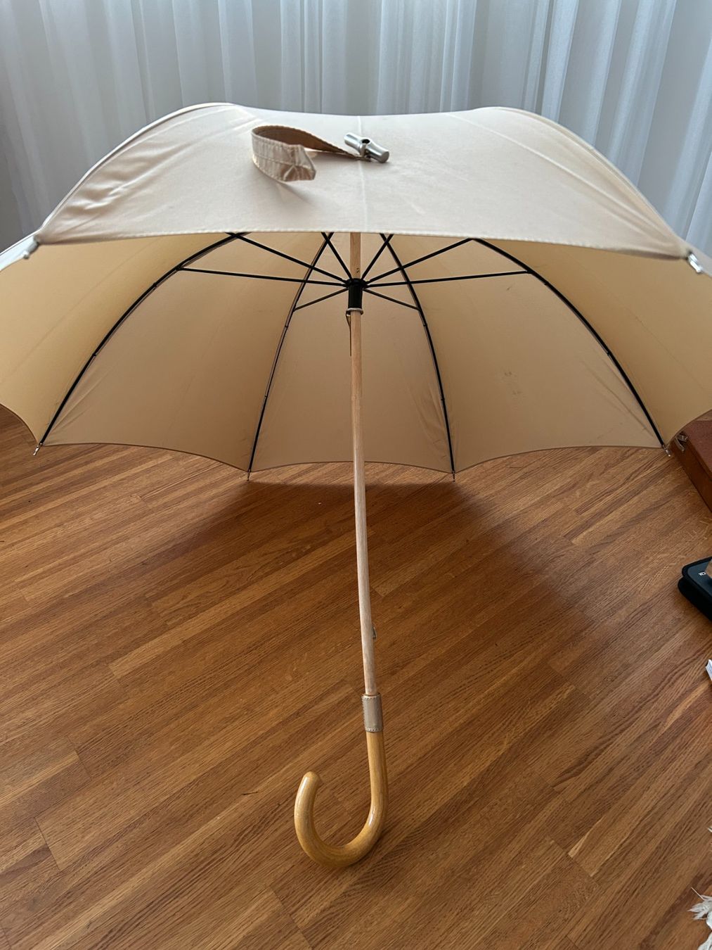 Longchamp Ombrelli: Eleganter "Longchamp" Regenschirm - Parapluie – Usato da Küsnacht ZH venduto da filo_fila8700