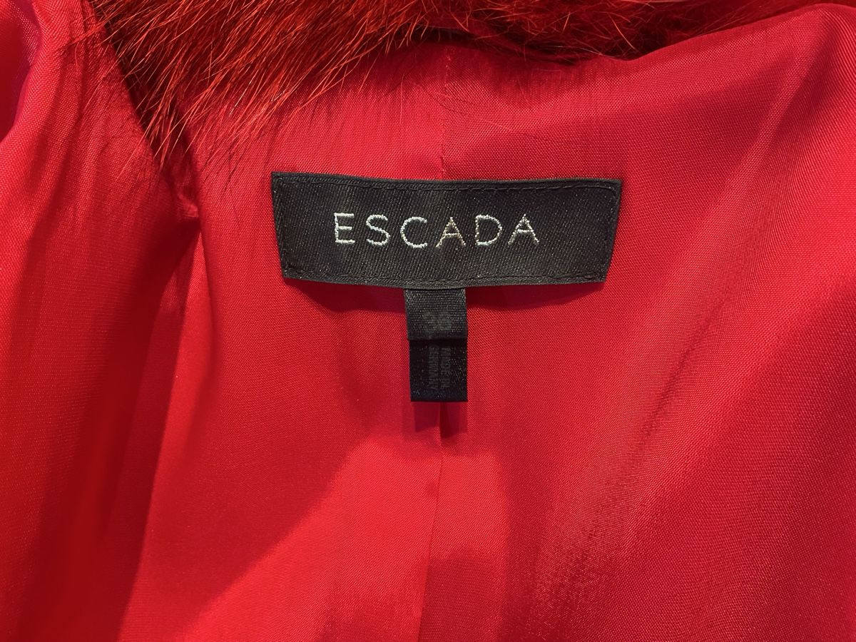 Costumi: Escada Deuxpiece rot in Grösse 36 – Usato da Mariastein venduto da u_n_6s5w 6
