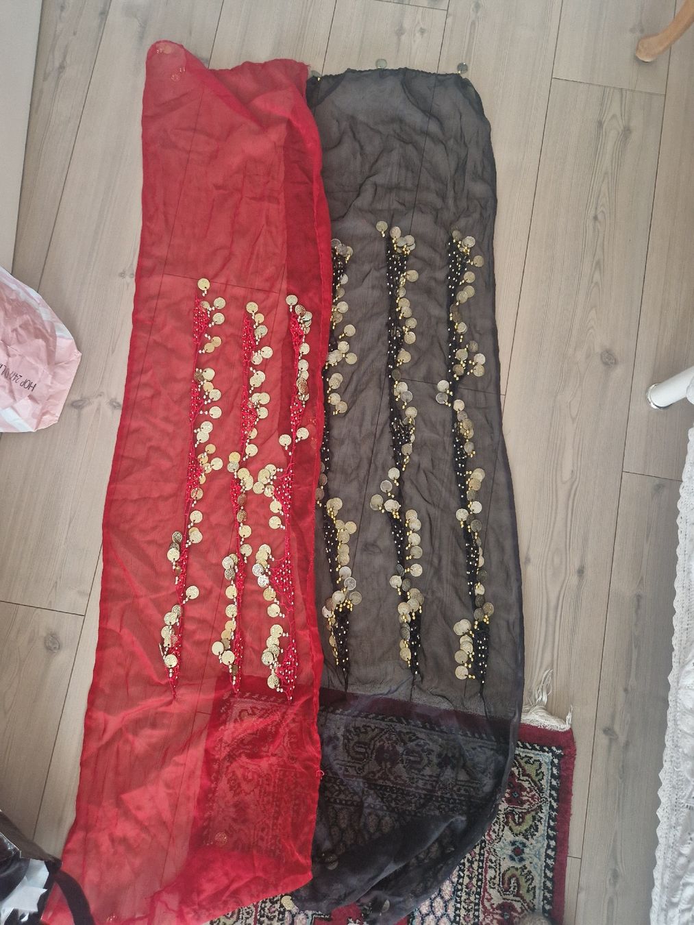 Costumi: Fasnachtskleider Set Gr. M – Usato da Zürich venduto da stefanella 3