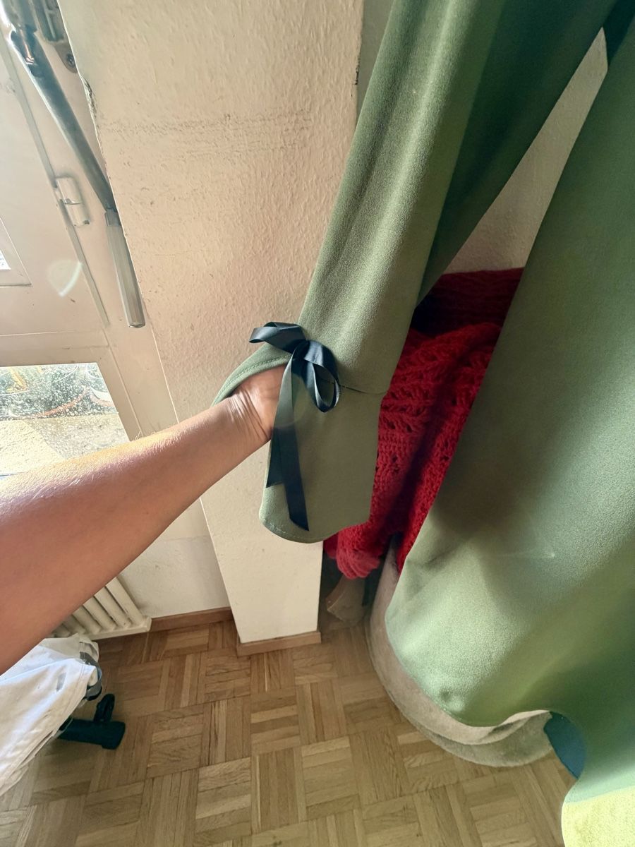 Vestiti: Robe verte avec nœud noir taille S – Nuovo (secondo la descrizione) da Carouge GE venduto da orc_88rq 3