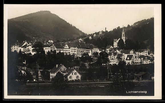 Cartoline postali: Lichtensteig, Ortspanorama mit Bahnschie – Usato da Berlin venduto da bartko-reher