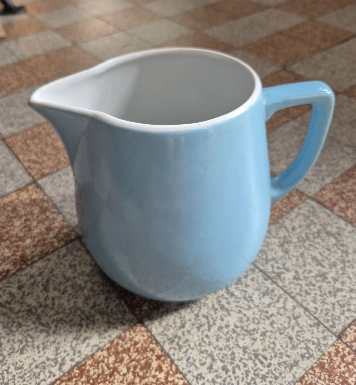 Rössler Carafes: Schöner hellblauer RÖSSLER Krug 1.5 Liter – D'occasion à Genève par antade