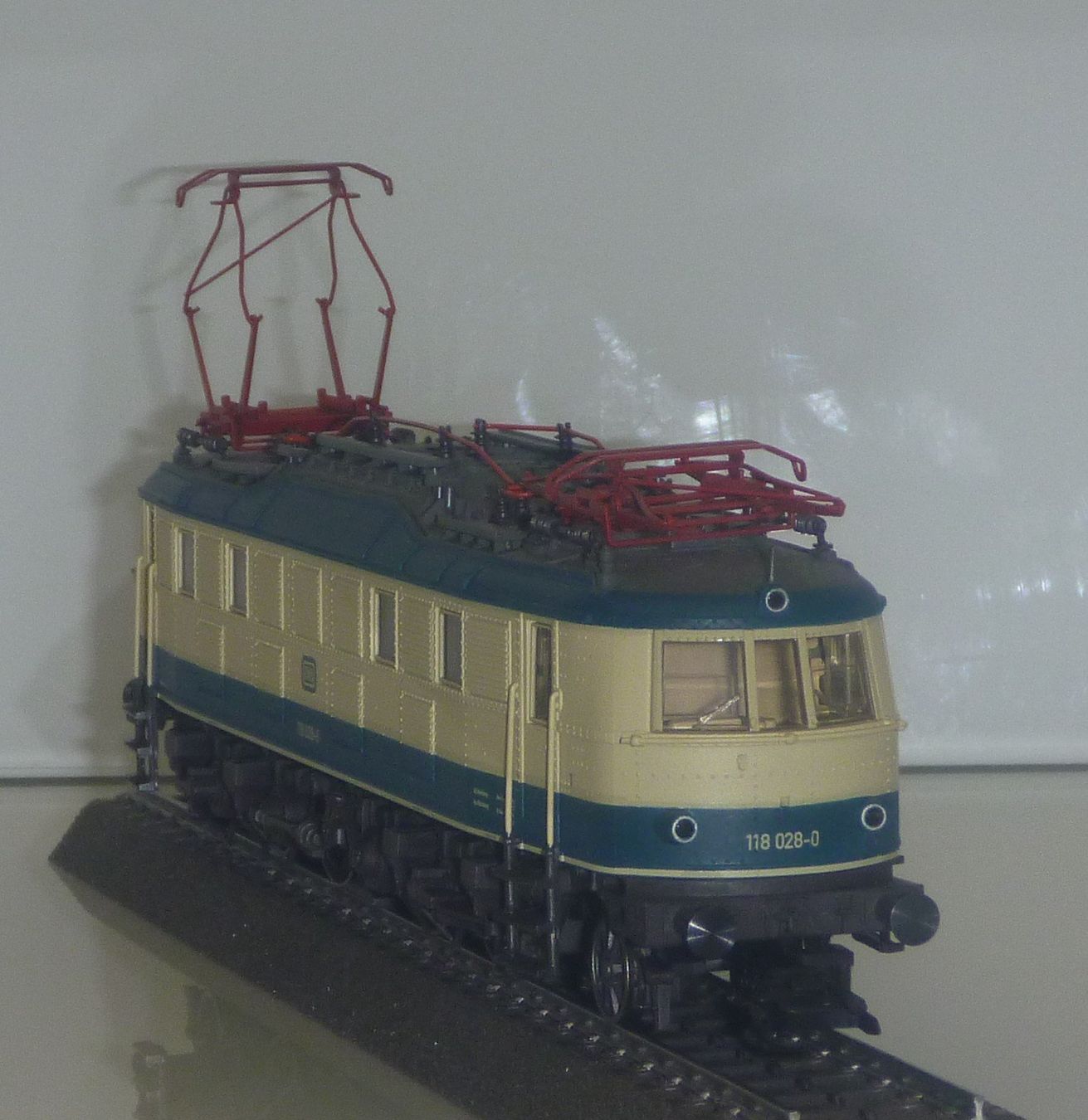 Märklin Modelleisenbahnen: BR 118 der DB  Märklin 37685 – Neu und originalverpackt aus Frenkendorf von rail62 1