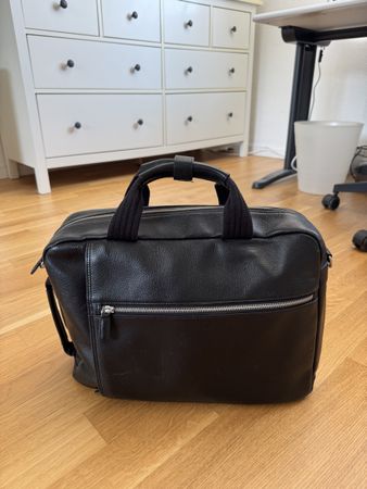 Leder Laptoptasche / Rucksack schwarz mit Trageriemen
