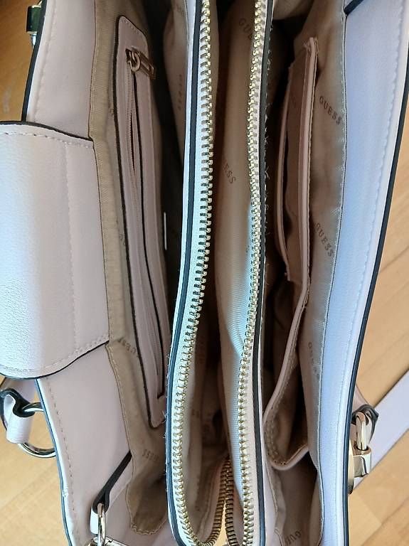 Guess Sacs femmes: Guess Handtasche – D'occasion à Hettlingen par cle_my7j 2