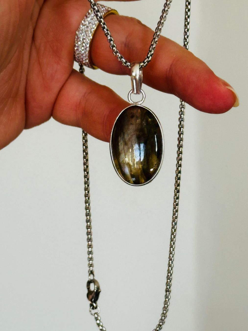Ketten: Labradorite Gemstone Handmade Jewelry necklace – Neu und originalverpackt aus Genève von AGBERG 1