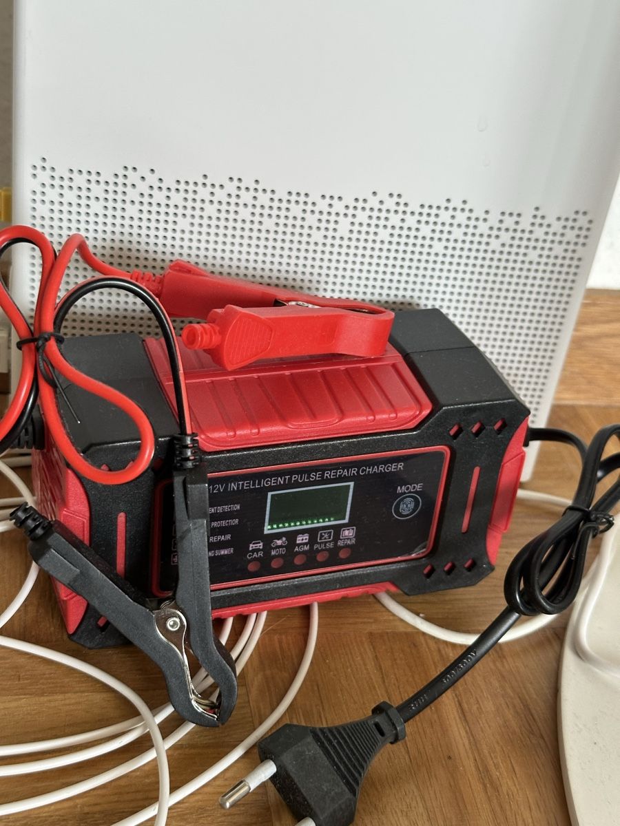 Caricabatterie: Neues 12V 6A Batterieladegerät – Nuovo (secondo la descrizione) da Luzern venduto da claiudiu 3