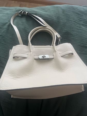Handtasche