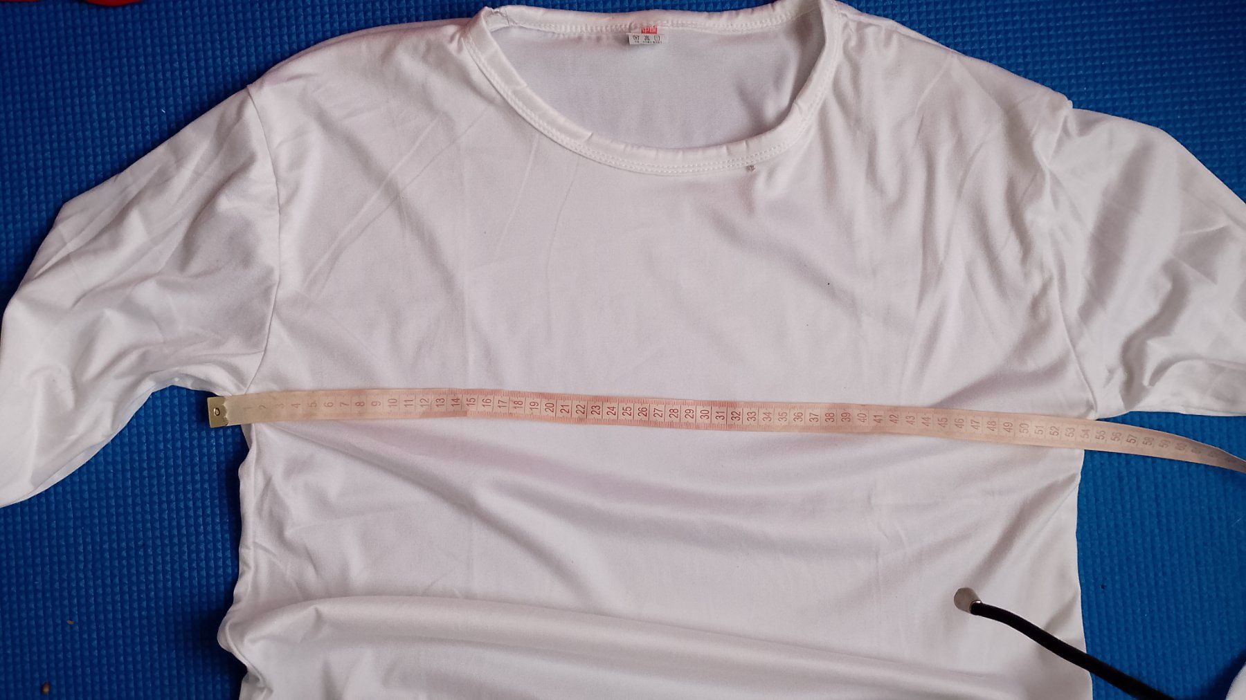 Tops: Haut Bust 108cm Neuwertig – Neu und originalverpackt aus Zürich von adast 3