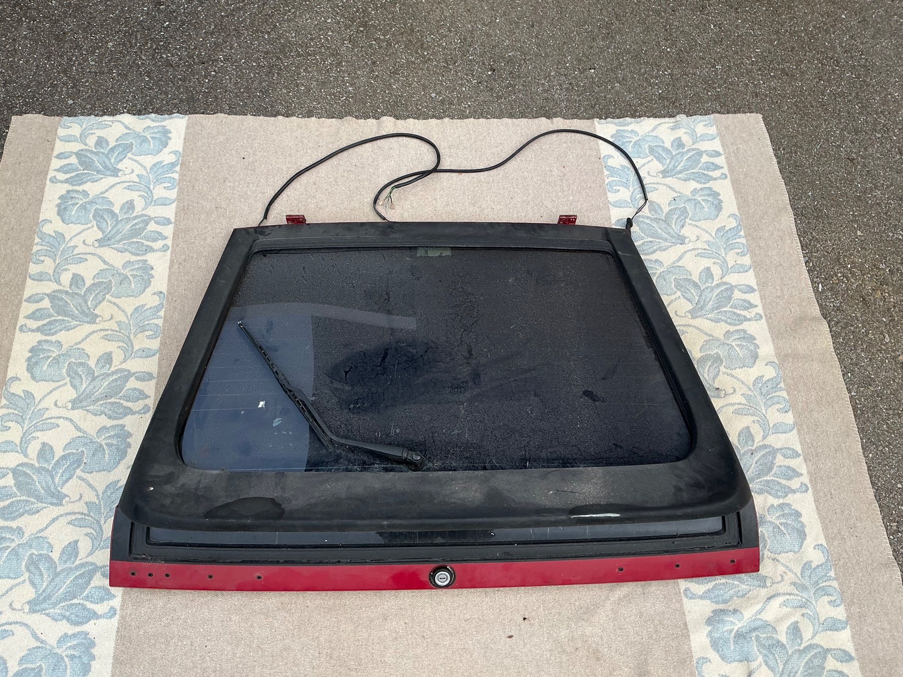 VW Tutti pezzi di ricambio auto: Heckklappe VW Scirocco 2 (weinrot) – Usato da Marbach LU venduto da bru_kk6q