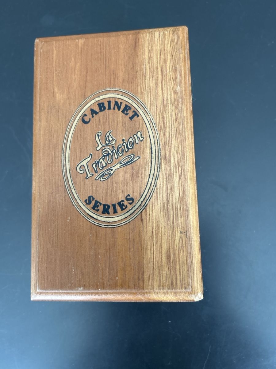 Villiger Sigari: VILLIGER Zigarrenbox Holz – Usato da Zumikon venduto da tuna007