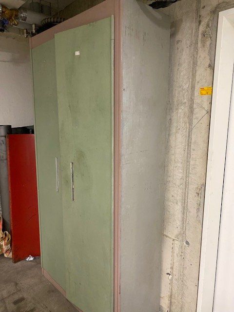 Lista Armadi: Zweitüriger schrank mit einlegeböden Lista – Usato da Niederhasli venduto da Tigerproduct 7