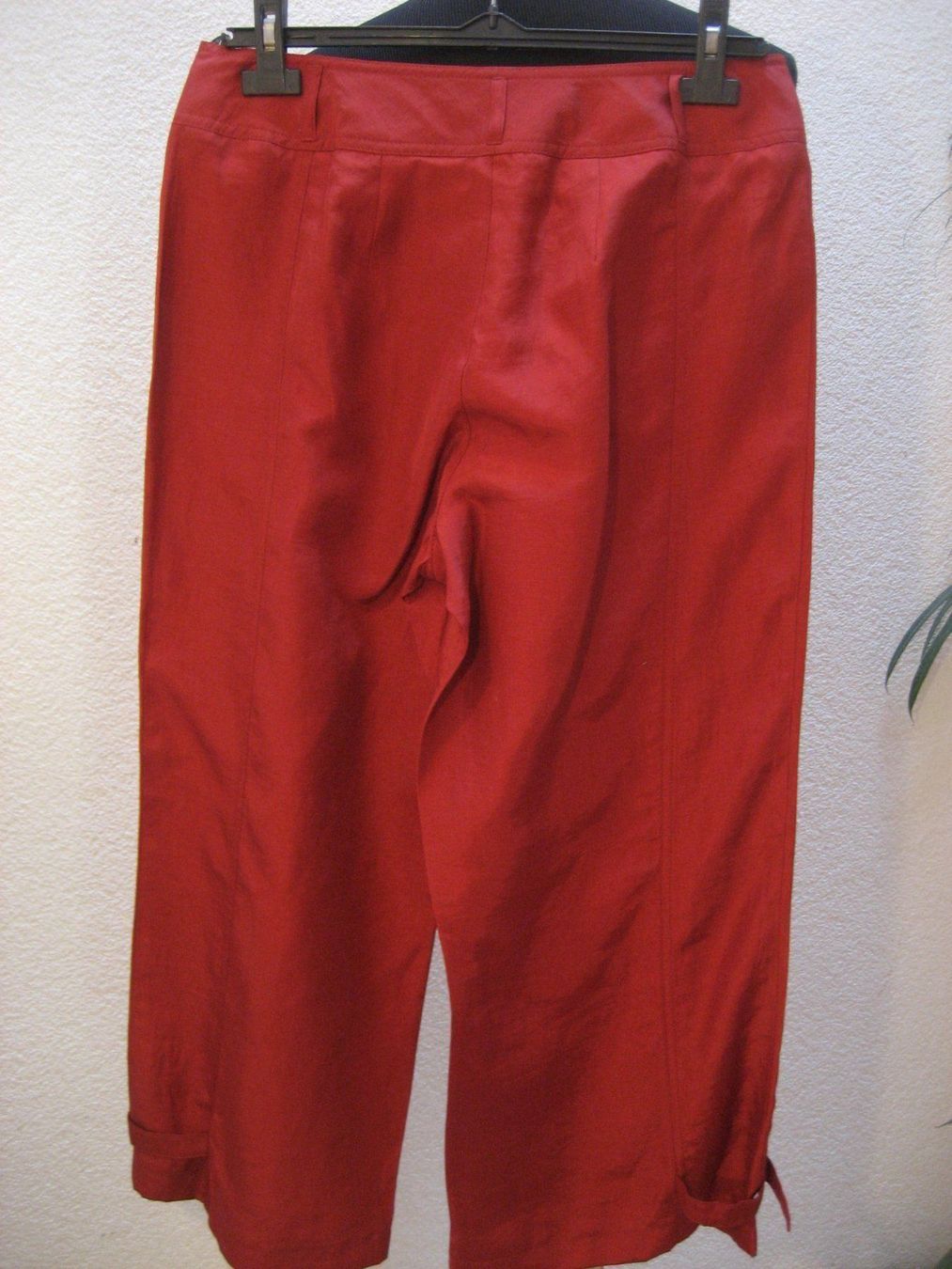 Pantalons: Pantacourt avec lin Tuzzi t.40, neuf – Neuf avec emballage d'origine à Delémont par marryb 2