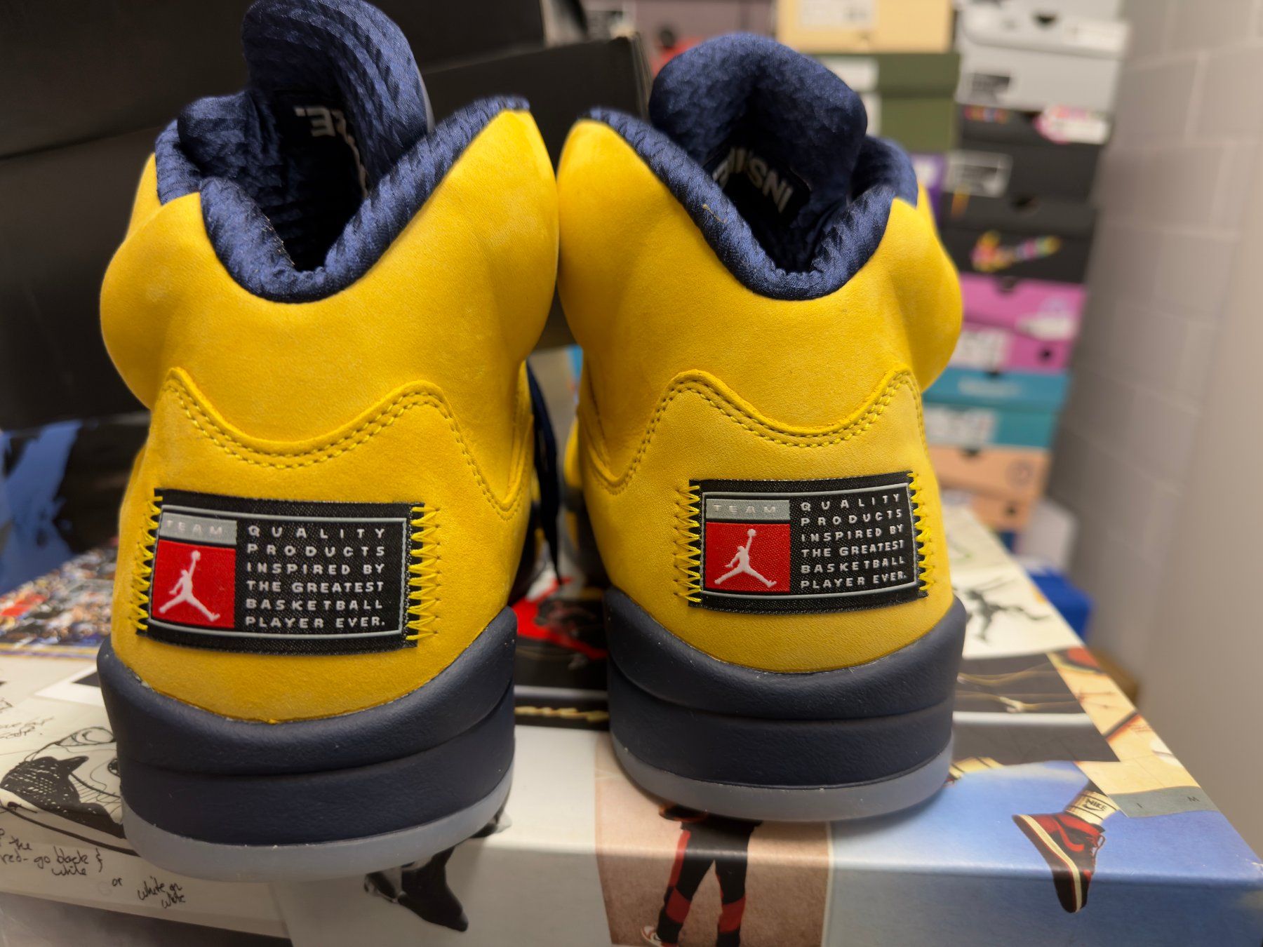 Jordan Scarpe da uomo: Jordan 5 Retro Michigan - 45.5 – Nuovo e nell'imballaggio originale da Niederweningen venduto da MrOmbre 2