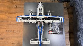 LEGO Technic Frachtflugzeug 42025 - guter Zustand!