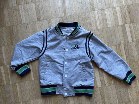 lässige Baseballjacke, Gr. 104 