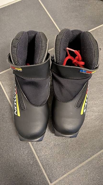Salomon Scarpe per ragazzi: Langlaufschuhe Gr. 33, klassisch – Usato da Oberstammheim venduto da barbrae 2