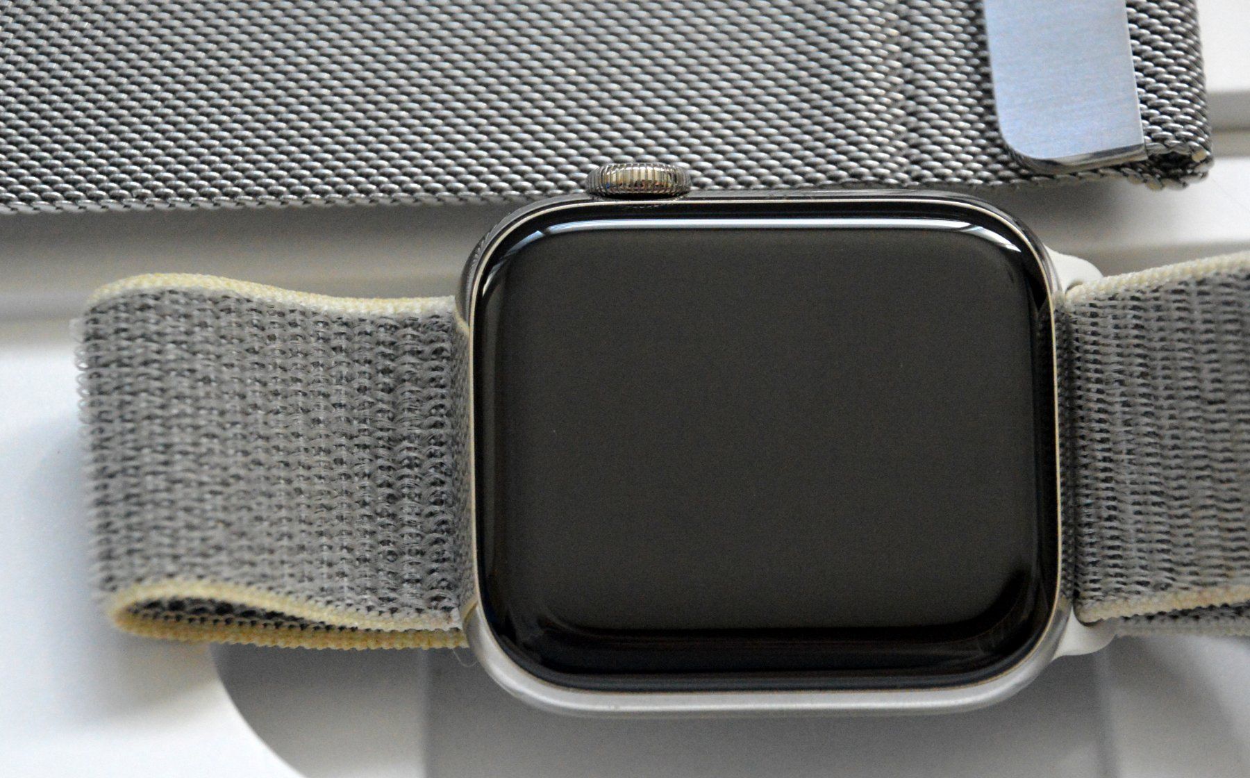 Apple Smartwatch: APPLE Watch Series 4 44 mm – Defekt aus Collonges von arashee 2